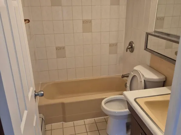 6848 W 111th Pl APT 3A, Worth, IL 60482