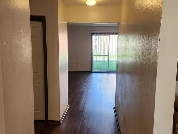 2nd image of 1614 Amelia St #2A
