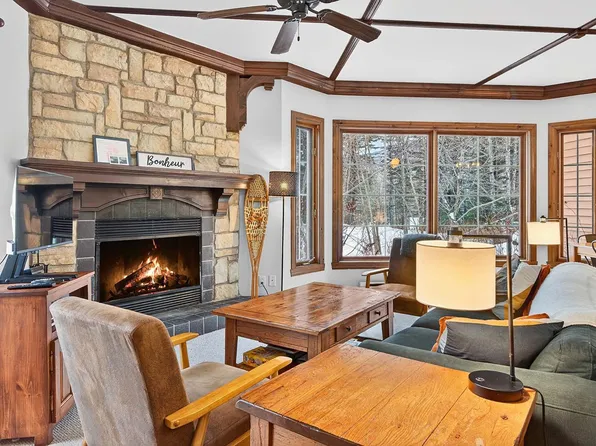 122 Chemin Des Quatre Sommets #1, Mont Tremblant, QC J8E 1C6