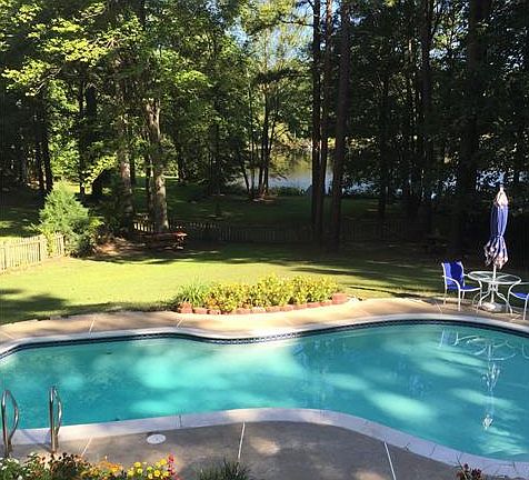4th image of 402 Lake Caroline Dr