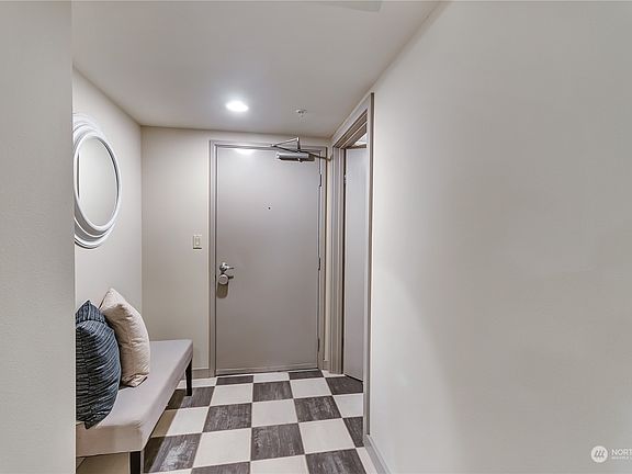 4th image of 1100 106th Avenue NE #603