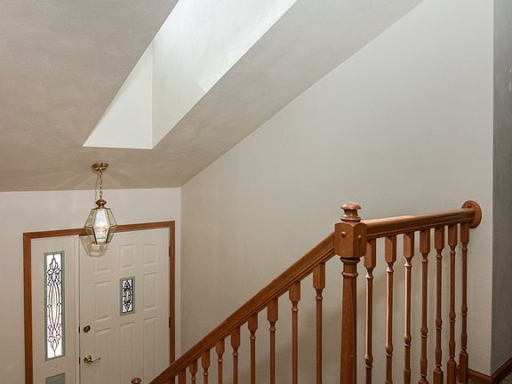 3rd image of 424 Village Wood Ln