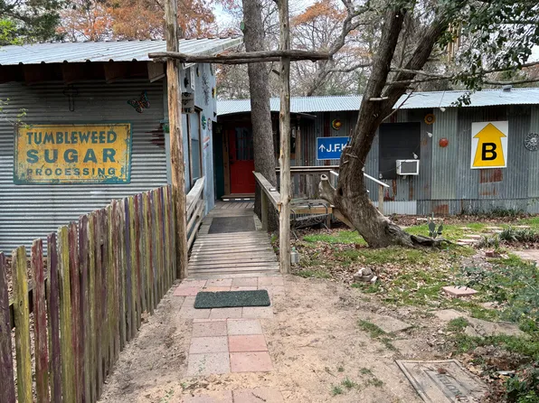 139 Happy Trl, Red Rock, TX 78662