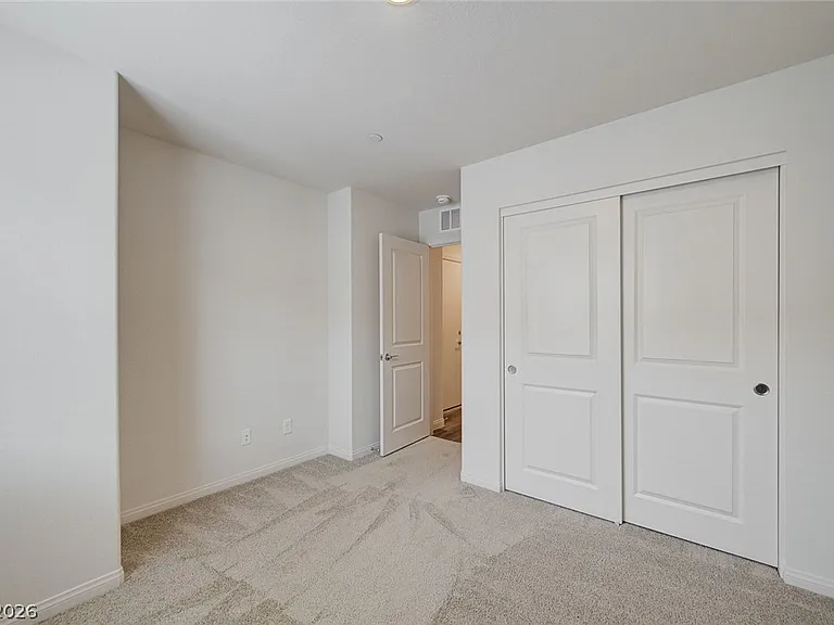 3026 Baltic Green St — Photo 5