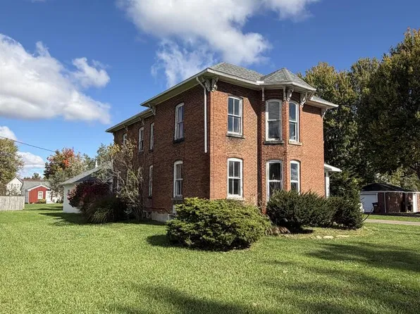 2 Seminary St, Greenwich, OH 44837