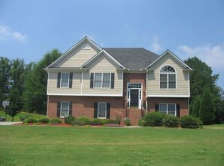 58 Planters Dr, Cartersville, GA 30120