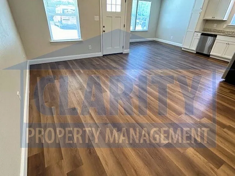 615 Linda Dr SE — Photo 4