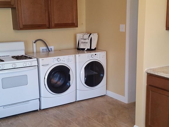 3rd image of 831 161st St