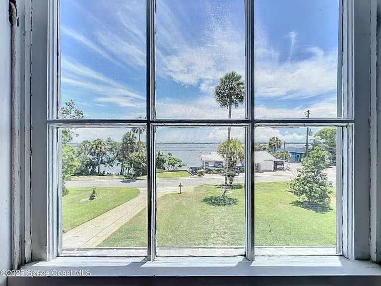 2811 N Indian River Dr — Photo 27