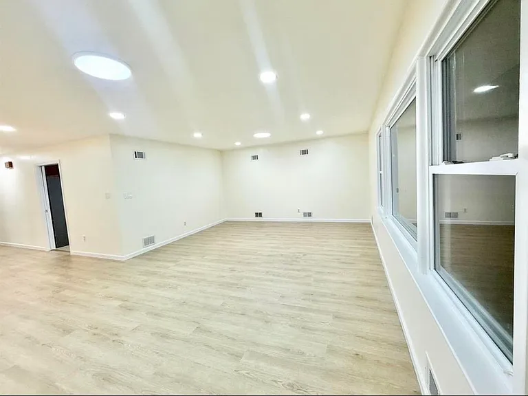 588 Avenue A #3 — Photo 7
