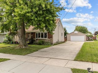 828 Arthur St, Menasha, WI 54952