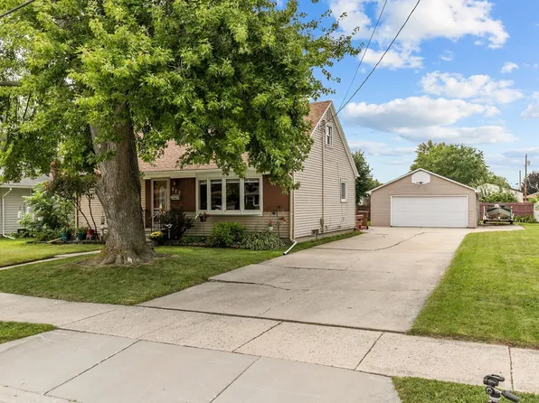 828 Arthur St, Menasha, WI 54952
