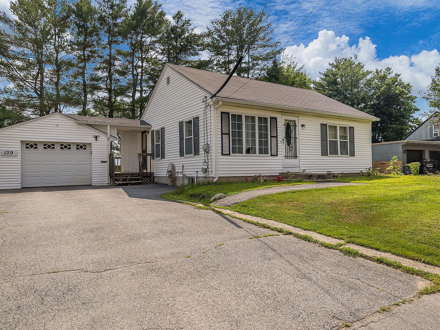 139 Montello Street, Lewiston, ME 04240 Zillow