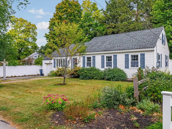 19 Monadnock Street, Nashua, NH 03064-6236