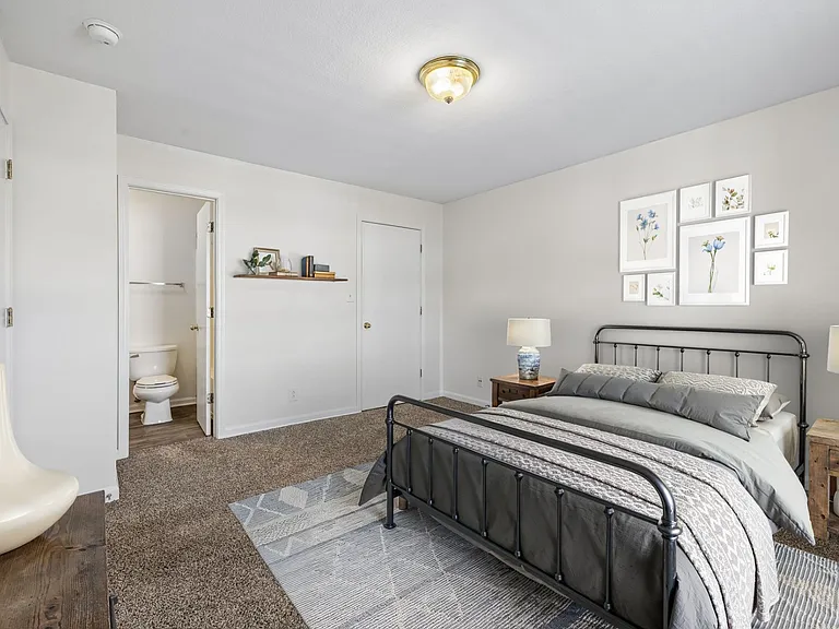 One Bedroom - 1 Bed / 1 Bath - 800 Sq.Ft.