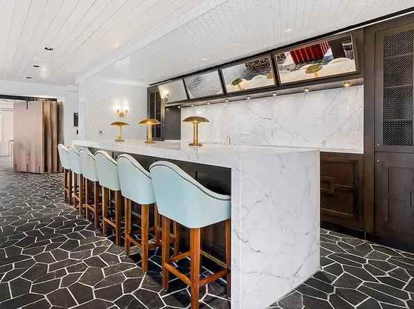 21 West End Avenue image 7 of 40