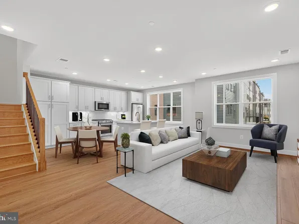 140 Pepperell St, Alexandria, VA 22304