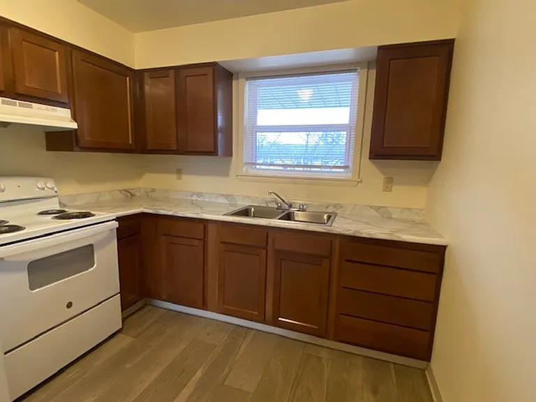 State Place Apartment Homes — Photo 34