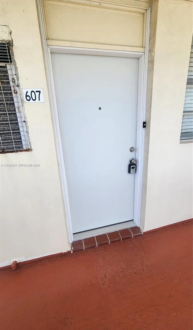 Point East Sec Iii Condo — Photo 1