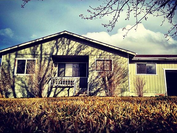 3rd image of 948 Sierra Brooks Dr