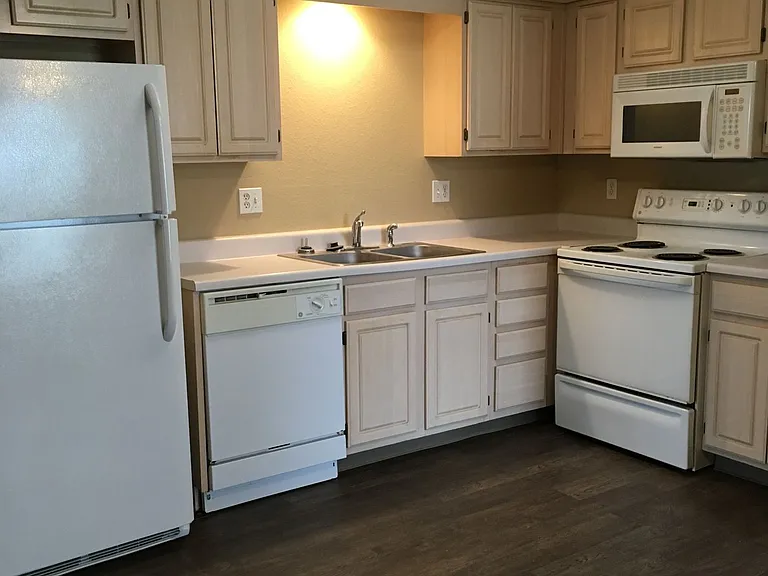 908 Garden Way #914 — Photo 3