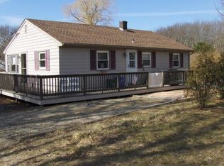 28 Schoolhouse Rd, Warren, RI 02885