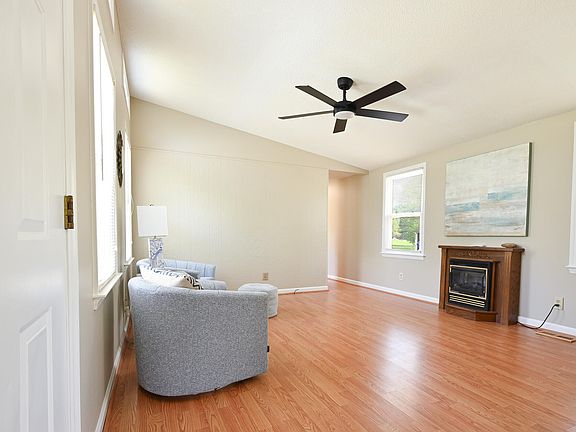 5th image of 6026 Willett Rd