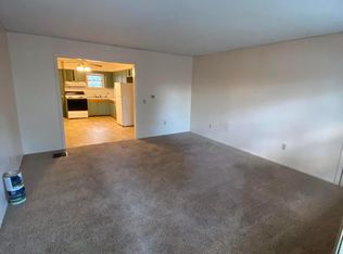 300 W Neosho St #302, Burlington, KS 66839