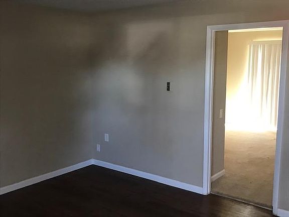 5th image of 3226 Roger Williams Dr