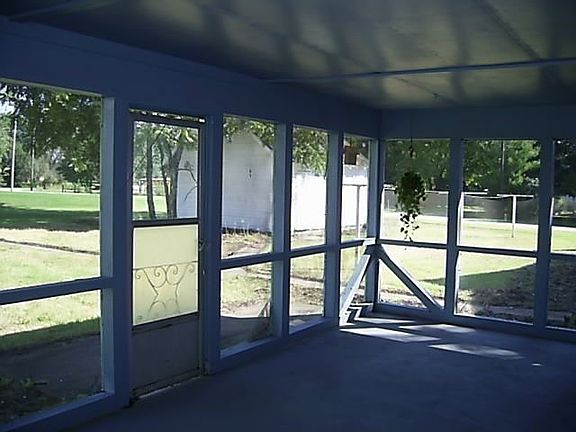 Screen porch