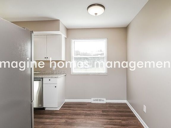 5th image of 2392 Ashdale Dr