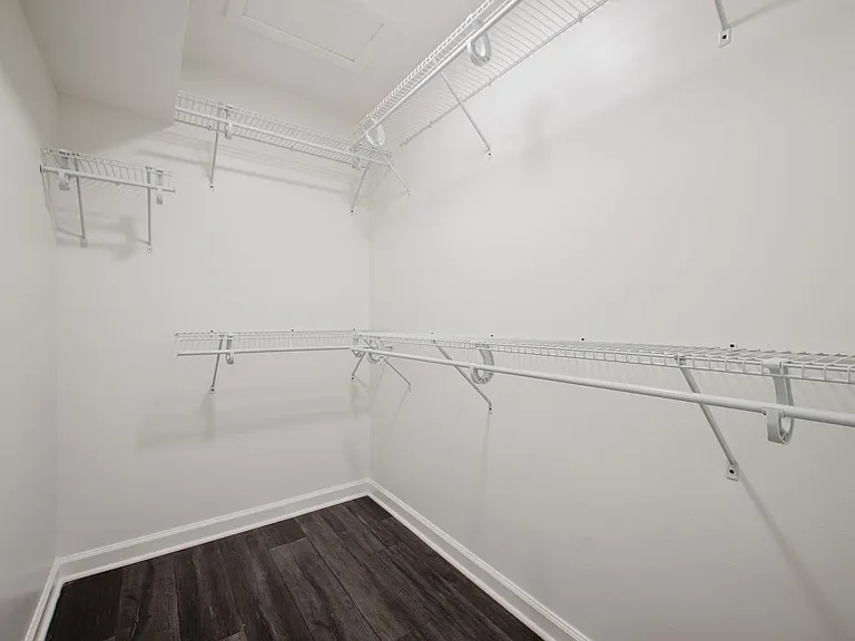 3413 Rainview Cir — Photo 29
