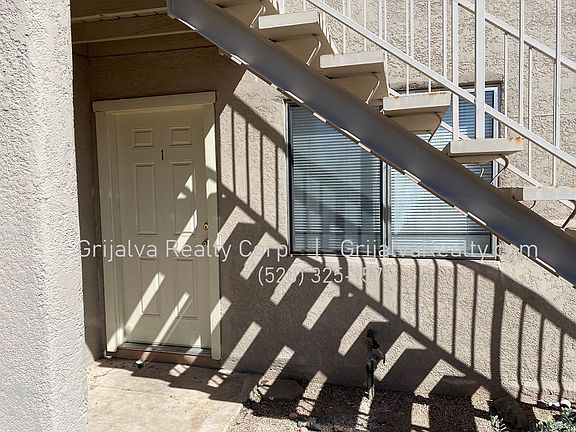 3rd image of 3801-3807 S Queen Palm Dr