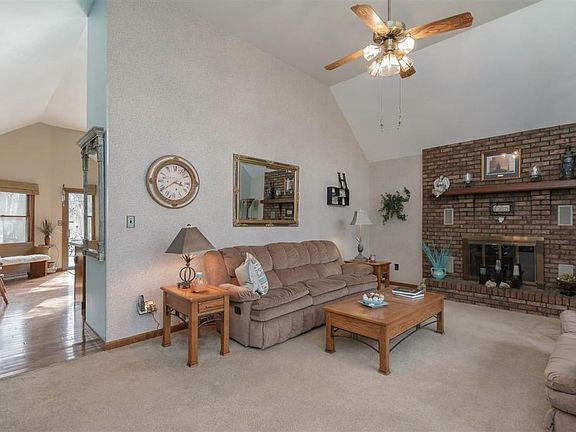 3rd image of 53984 Lawndale Ave