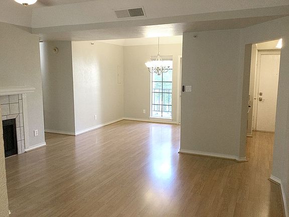 4th image of 3105 San Jacinto St APT 215