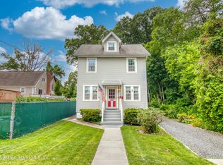 150 Acacia Ave, Staten Island, NY 10308