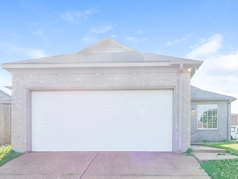1719 Brentford Cv — Photo 15