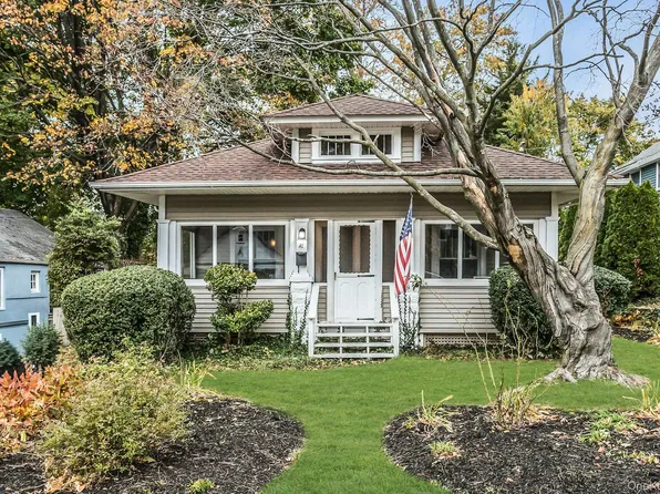 41 Washington Place, Northport, NY 11768
