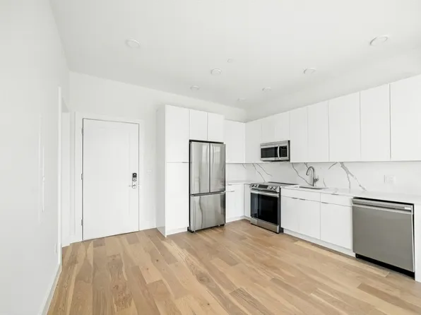 40 Hichborn St #202, Brighton, MA 02135