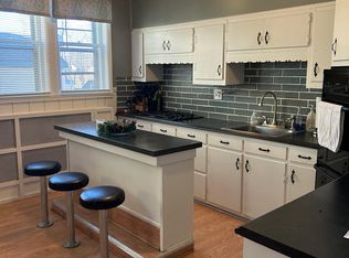 21 Locust Ave, Troy, NY 12180