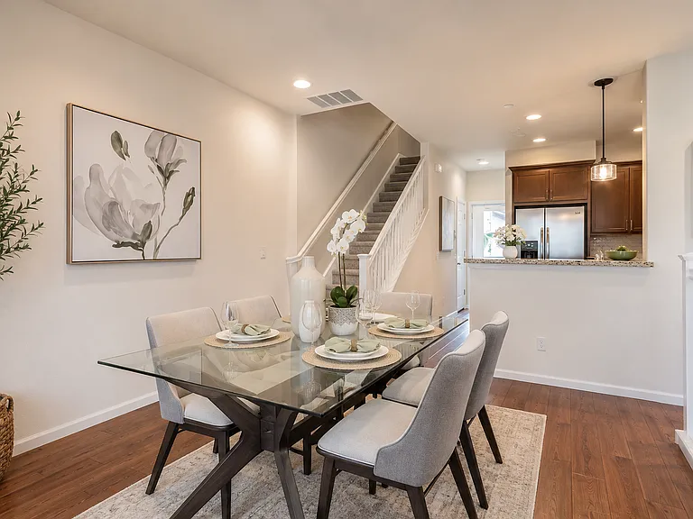 714 N Capitol Ave — Photo 3