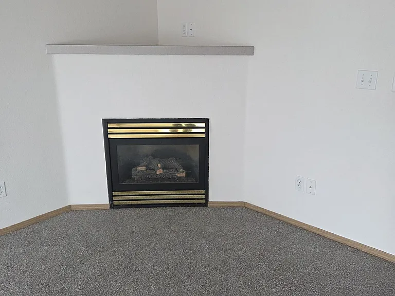 4785 Future Dr NE — Photo 3