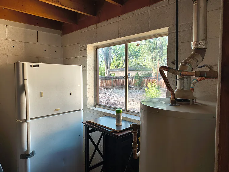 302 Hinde Pl — Photo 17