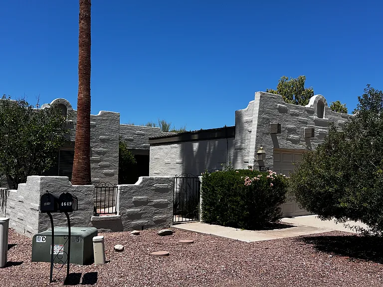 4649 N Mountain Quail Rd — Photo 2