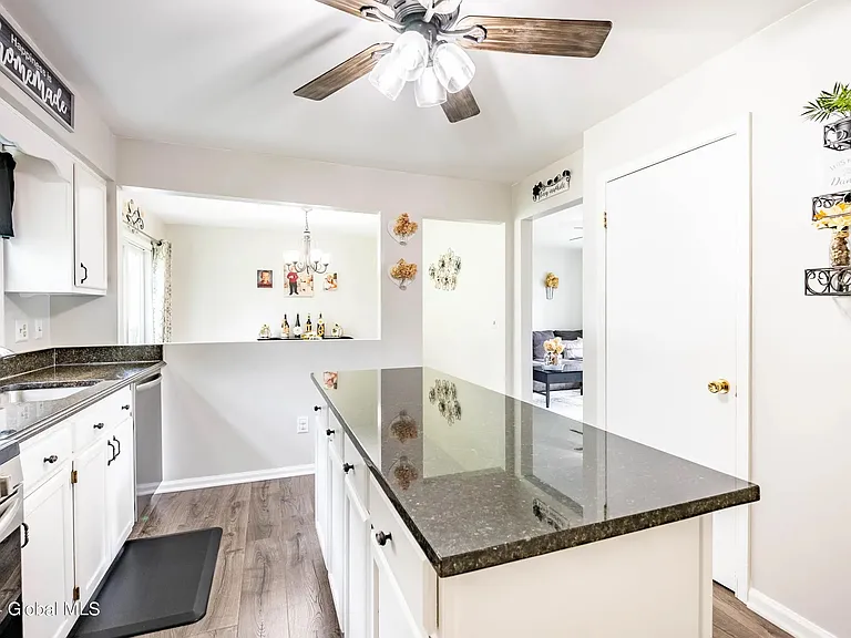 10 Corina Ct — Photo 15