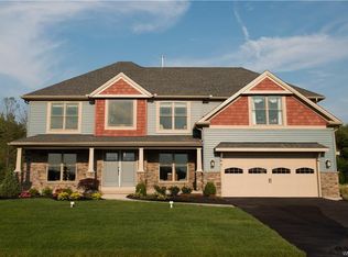 15 Pear Tree Ln, Lancaster, NY 14086