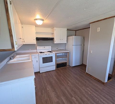 2nd image of 1404 Pineview Ave #14