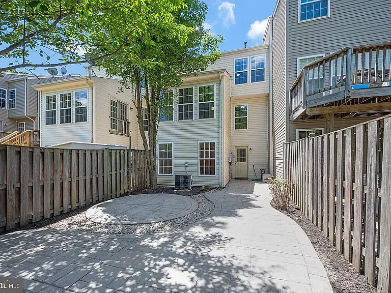 11209 Gander Ct — Photo 36