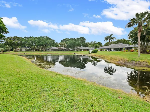 10092 Cedar Point Boulevard #205, Boynton Beach, FL 33437