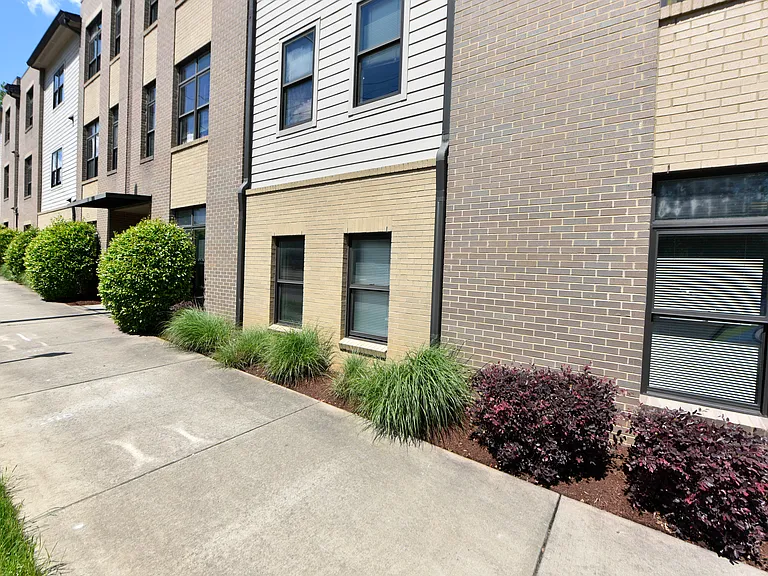 Ellis Germantown — Photo 19